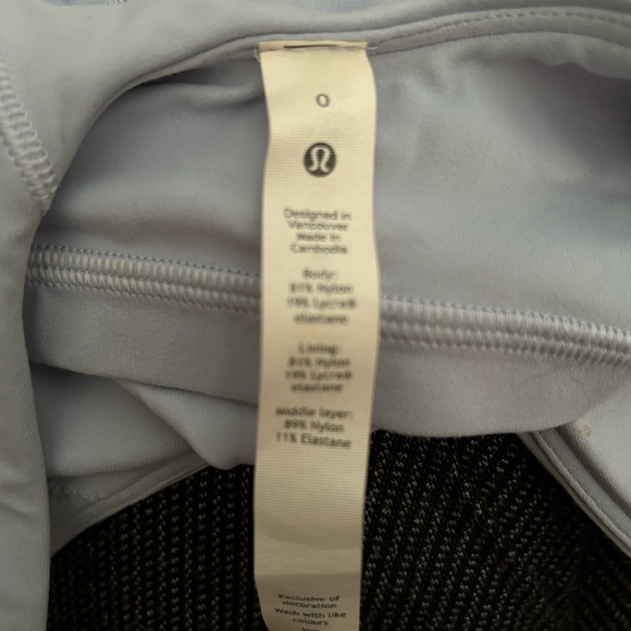 Lululemon baby blue women’s tank top, size 0 - Picture 3 of 3